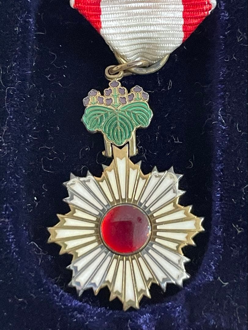 勲章 勲五等単光旭日章 美品 勲五等雙光旭日章（金字/黒塗共箱/略章